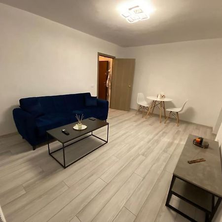Black& White Apartment Braşov Dış mekan fotoğraf