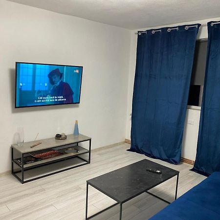 Black& White Apartment Braşov Dış mekan fotoğraf