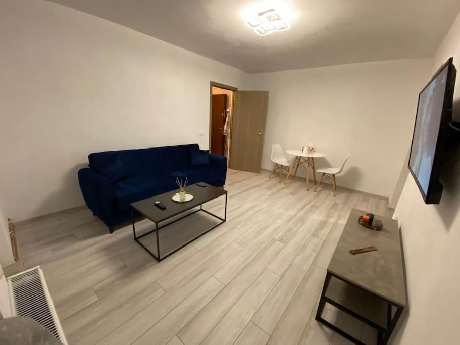 Black& White Apartment Braşov Dış mekan fotoğraf