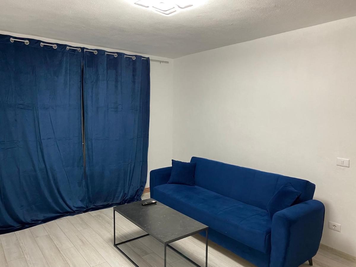 Black& White Apartment Braşov Dış mekan fotoğraf